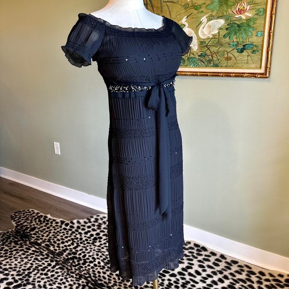 Cache off shoulder embellished dress - Picture 4 of 8
